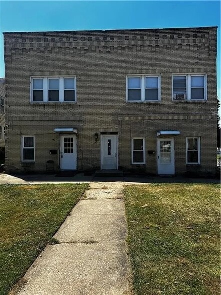 Primary Photo Of 811 Wilmington Rd, New Castle Apartments For Sale
