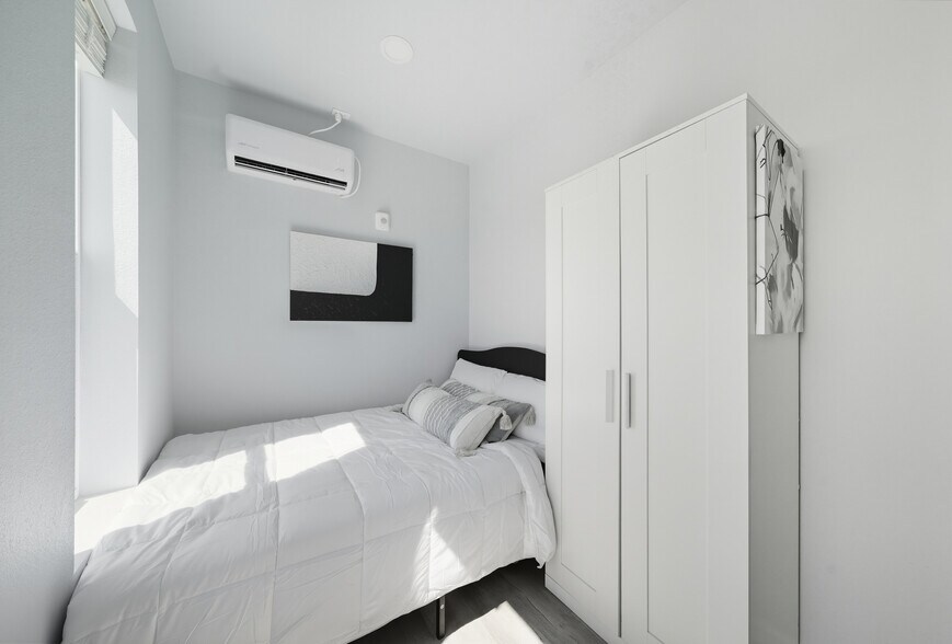 More Photos Of 624 Ball, Galveston Apartments For Sale