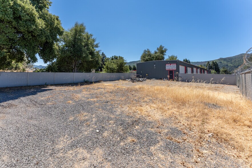 More Photos Of 550 Talmage Rd, Ukiah Auto Repair For Lease