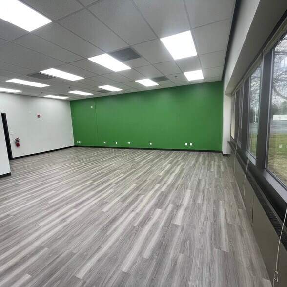 More Photos Of W57N14280 Doerr Way, Cedarburg Office For Lease