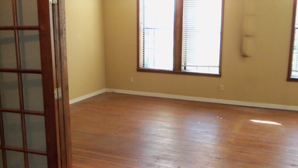 More Photos Of 206 N Spring St, Tupelo Office For Lease