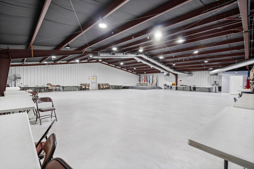 More Photos Of 4951 US Highway 190 W, Livingston Office For Sale