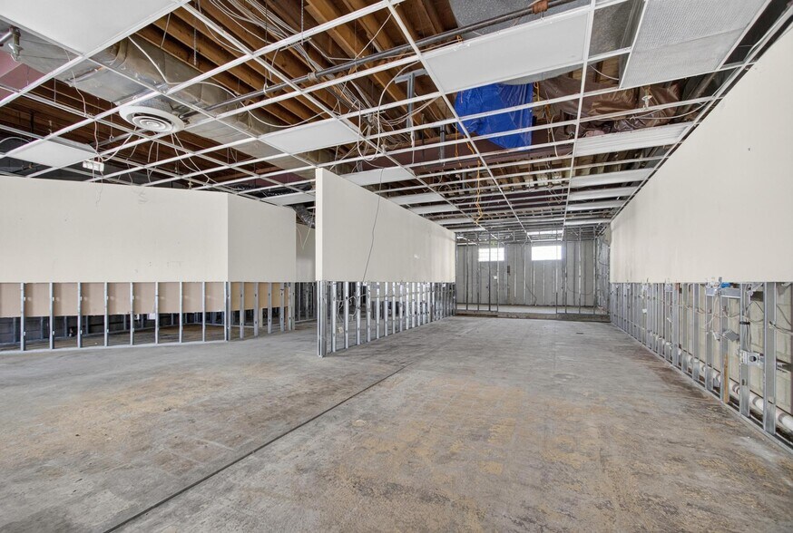 More Photos Of 100 Harvard St, Fitchburg Freestanding For Lease