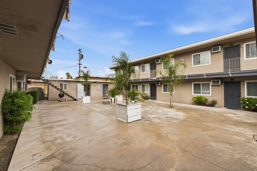 More Photos Of 1312-1322 Bulldog Ln, Fresno Apartments For Sale