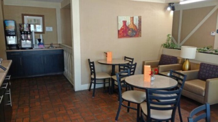 More Photos Of 1700 Superior St, Webster City Hotel For Sale