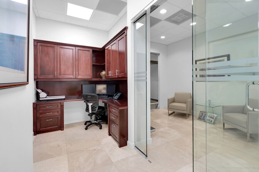 More Photos Of 2020 Ponce De Leon Blvd, Coral Gables Office For Sale