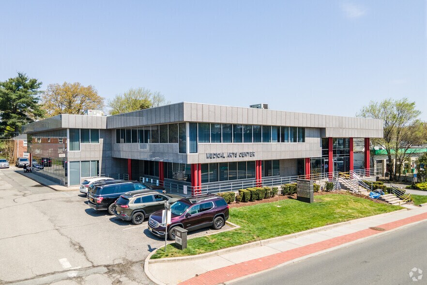 More Photos Of 19-21 Fair Lawn Ave, Fair Lawn Medical For Lease