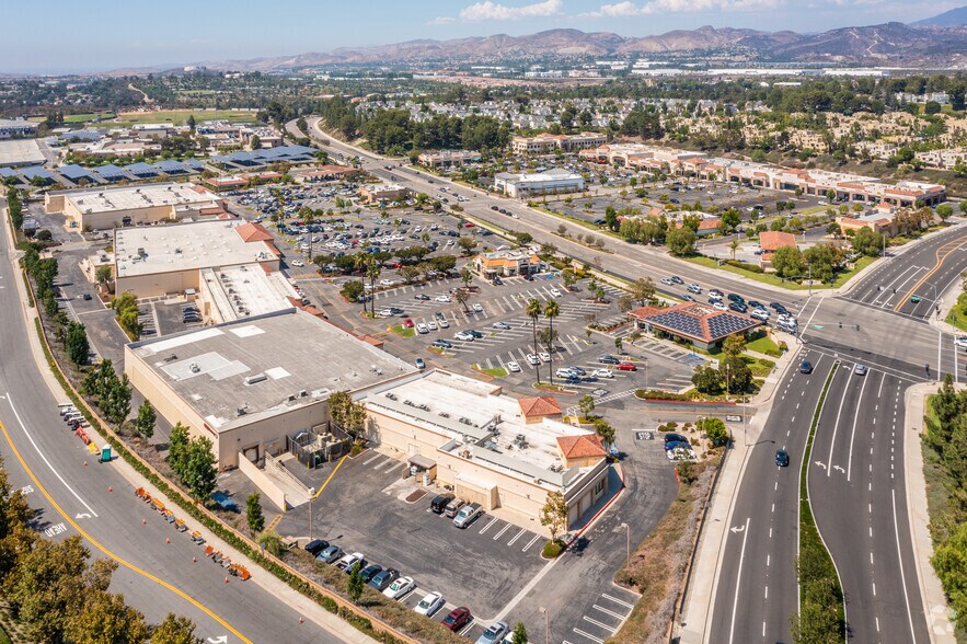 More Photos Of 27692-27766 Santa Margarita Pky, Mission Viejo General Retail For Lease