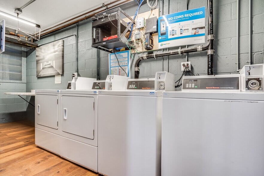 More Photos Of 5358 Circle Dr, Sherman Oaks Apartments For Sale