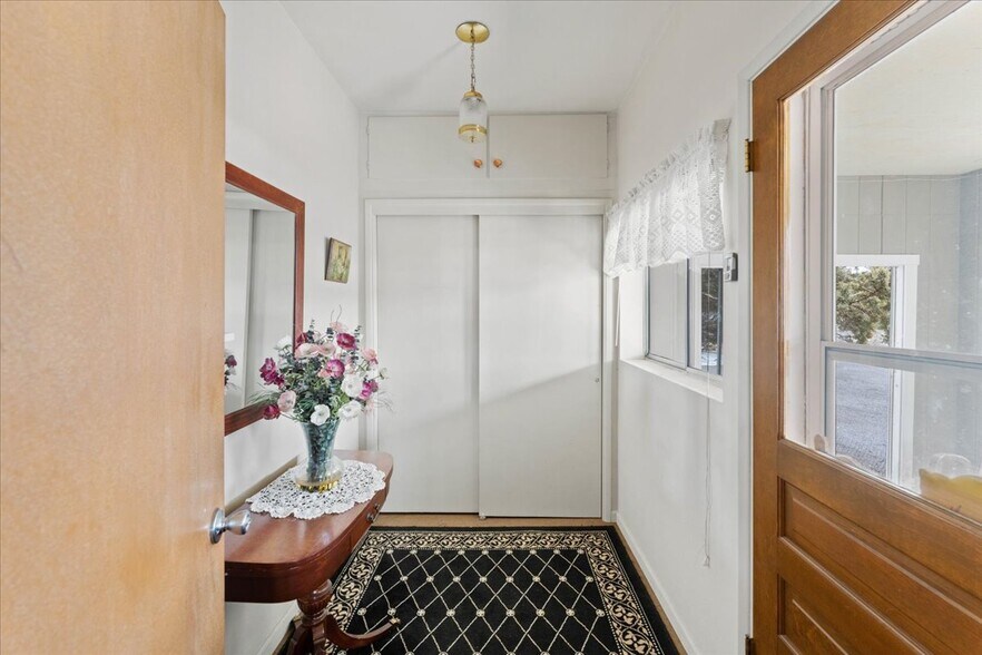 More Photos Of 17604 US-97 Hwy, Weed Apartments For Sale