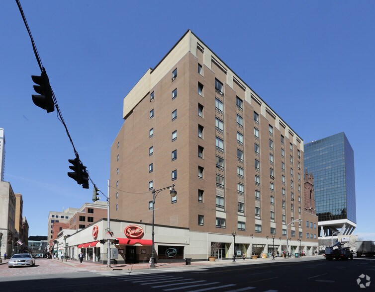 More Photos Of 22 Pratt St, Hartford Freestanding For Lease
