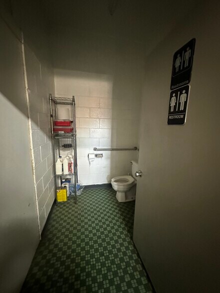 More Photos Of 215 E Lima St, Forest Restaurant For Sale