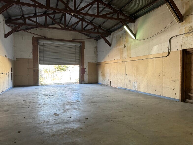 Primary Photo Of 1316 7th St, Modesto Warehouse For Lease
