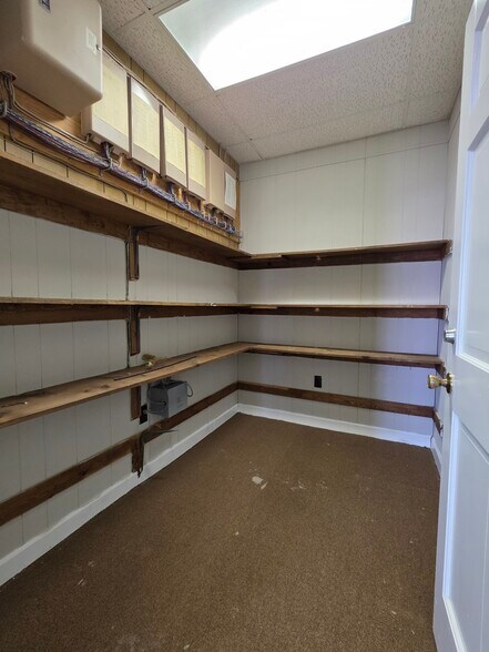 More Photos Of 404 St Andrews Dr, Greenville Office For Lease