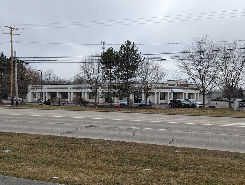 Primary Photo Of 8054 Darrow Rd, Twinsburg Office For Sale