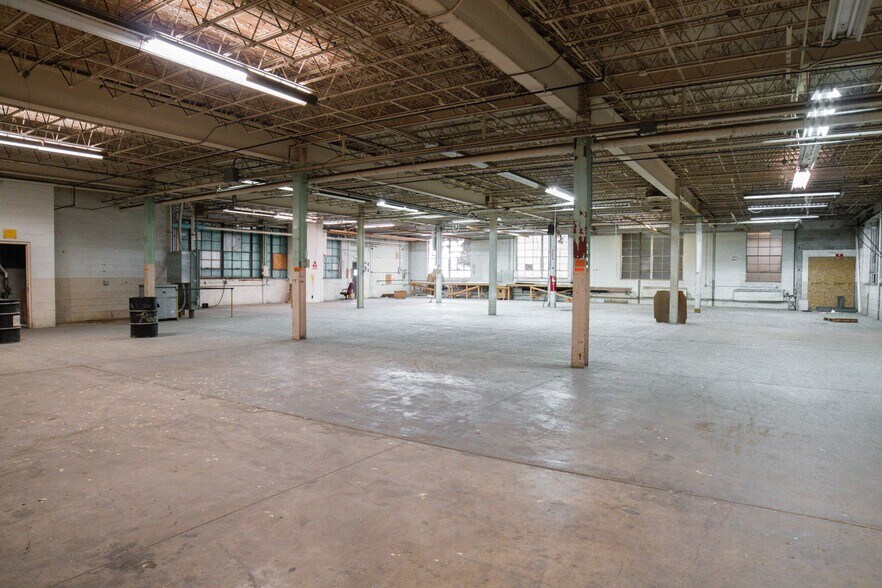 More Photos Of 521 S Market St, Galion Manufacturing For Sale