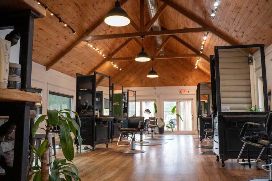 More Photos Of 4470 Highway 400 N, Dawsonville Storefront Retail Office For Sale