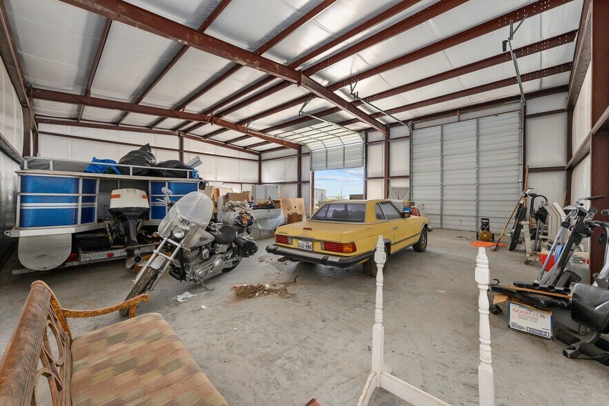 More Photos Of 165 Tecon Cv, Buda Warehouse For Lease