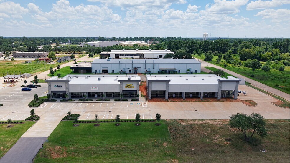 More Photos Of 680 N FM 3083 Rd W, Conroe Unknown For Lease