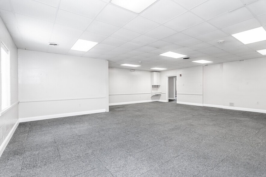 More Photos Of 4205 W Broadway St, Pearland Loft Creative Space For Lease