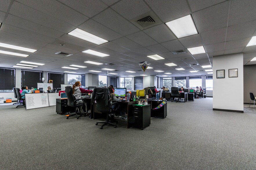 More Photos Of 13915 N Mo Pac Expy, Austin Office For Lease