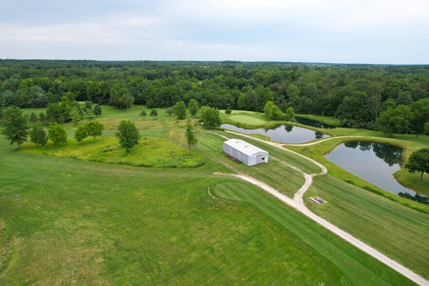 More Photos Of 7453 400 S, Marion Sports And Entertainment For Sale