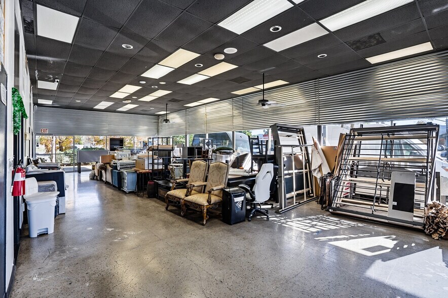 More Photos Of 3630 E Florida Ave, Hemet Auto Dealership For Sale