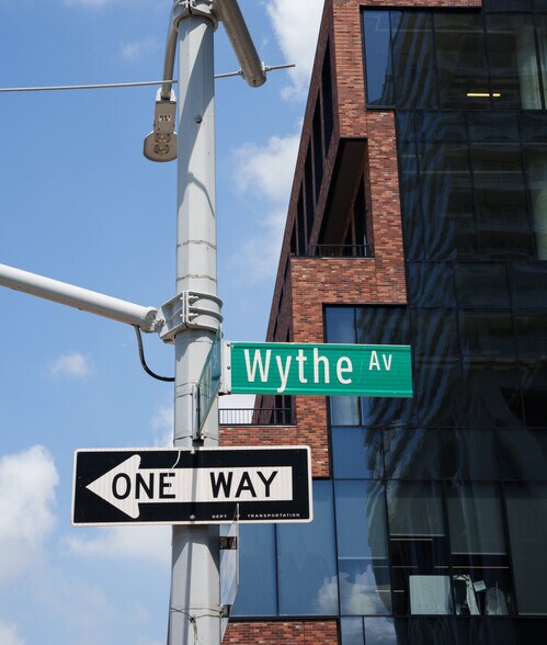 More Photos Of 109 N 12th St, Brooklyn Hotel For Lease