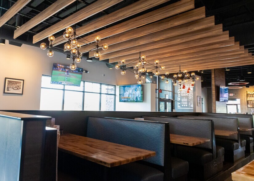 More Photos Of 6501 North Fwy, Fort Worth Restaurant For Sale