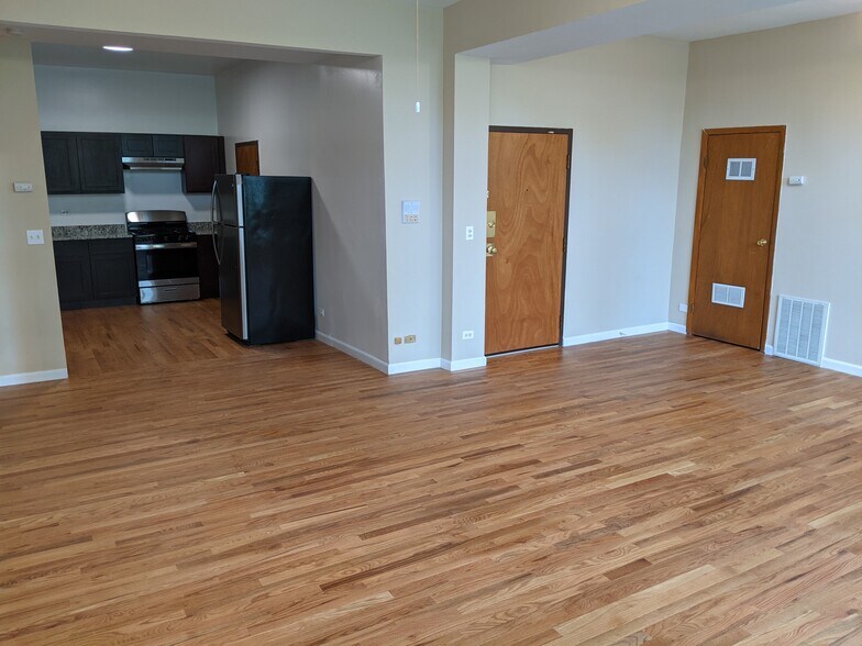 More Photos Of 4940-4942 N Sheridan Rd, Chicago Apartments For Sale