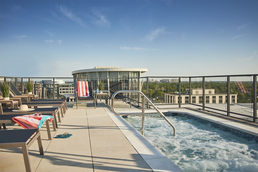 More Photos Of 1008 N Glebe Rd, Arlington Apartments For Lease