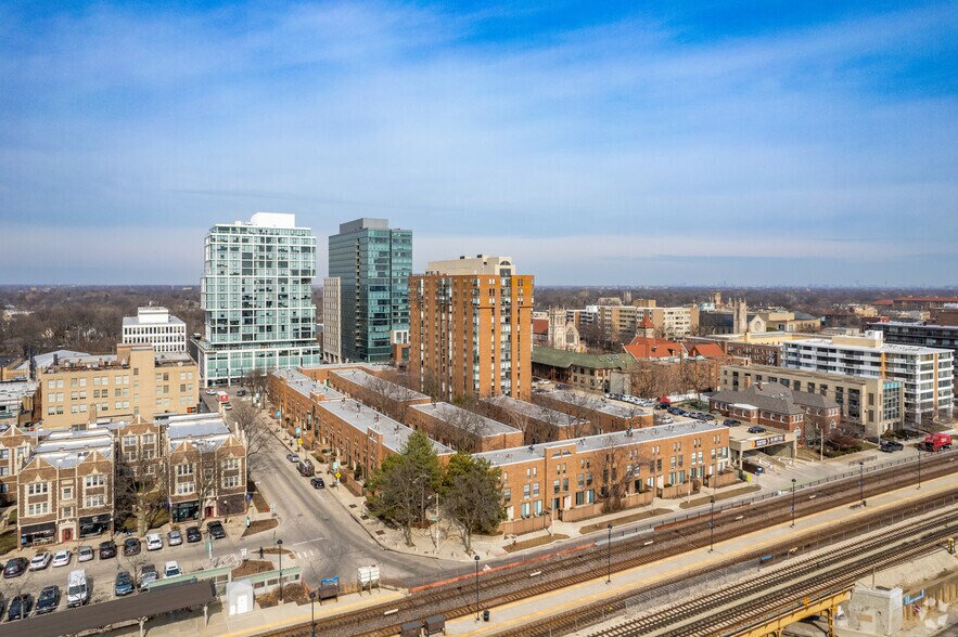 More Photos Of 100 Forest Pl, Oak Park Apartments For Lease