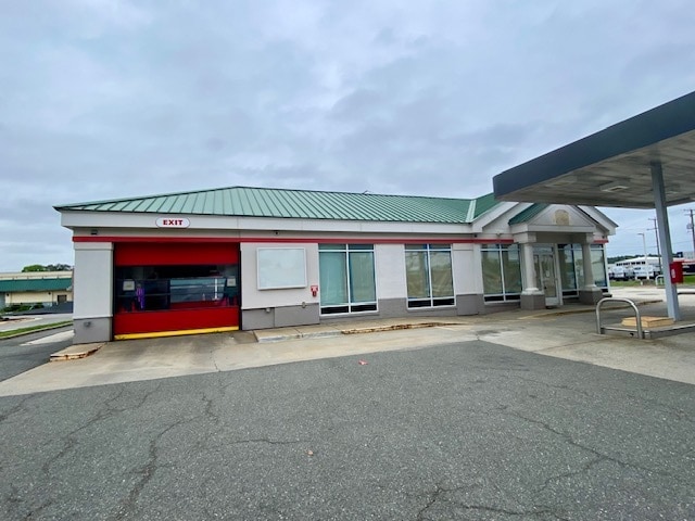 More Photos Of 812 England St, Ashland Service Station For Sale