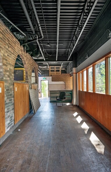 More Photos Of 8408 Elbow Dr SW, Calgary Loft Creative Space For Lease