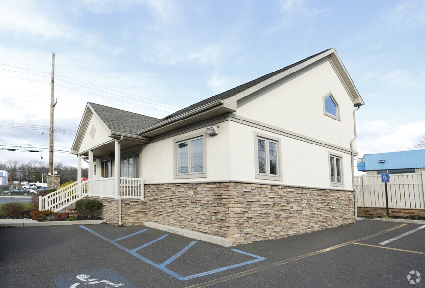 More Photos Of 31 Thomas St, Toms River Office Residential For Lease
