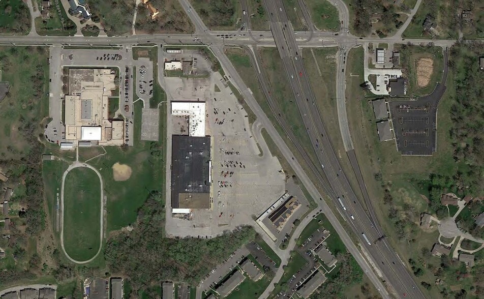 More Photos Of 7100-7126 NW Prairie View Rd, Kansas City Unknown For Lease