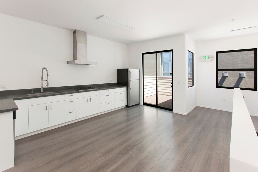 More Photos Of 1261-1263 Connecticut St, San Francisco Warehouse For Lease