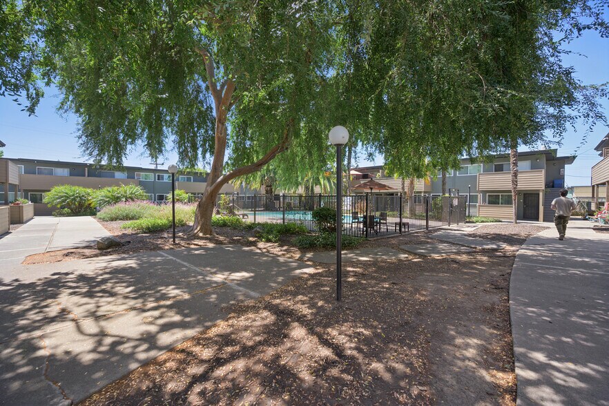 More Photos Of 550 Berry Ave, Hayward Apartments For Sale