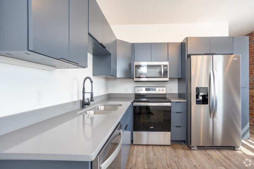 More Photos Of 595 E Broad St, Columbus Apartments For Sale