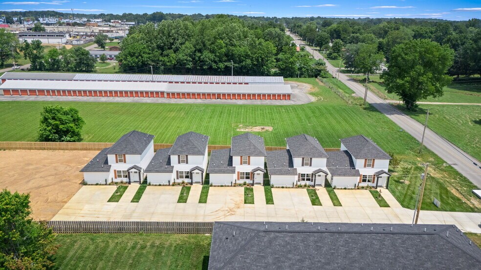 More Photos Of 119 Mullican St, McMinnville Apartments For Sale