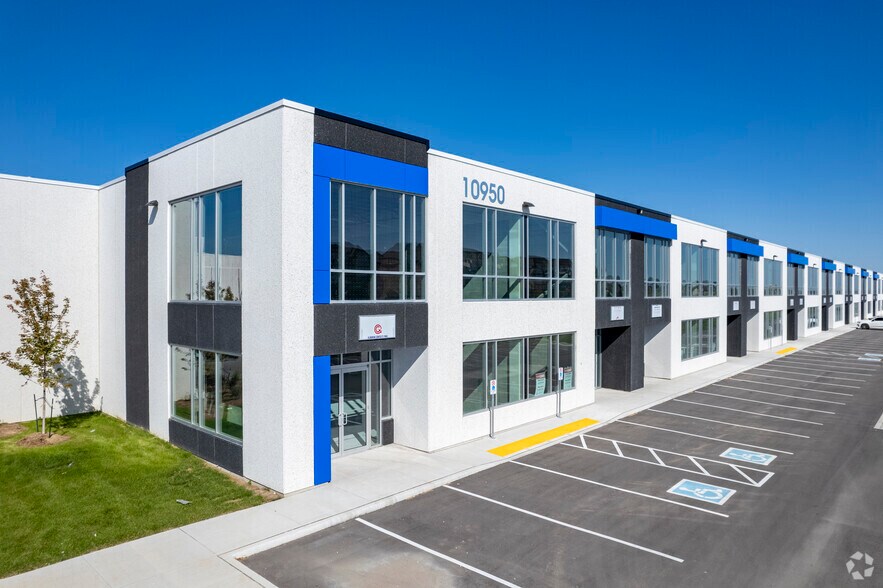 Primary Photo Of 10950-10952 Woodbine Av, Markham Showroom For Sale