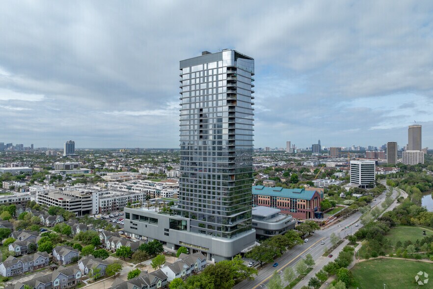 More Photos Of 1717 Allen Pky, Houston Hotel For Sale