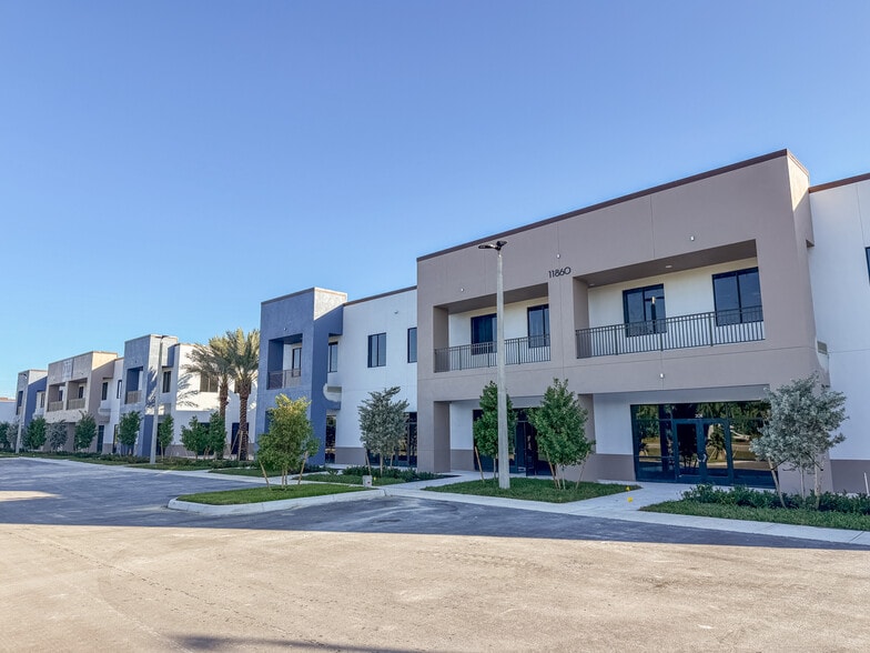 More Photos Of 11860-11870 Cheeca Ct, Fort Myers General Retail For Lease