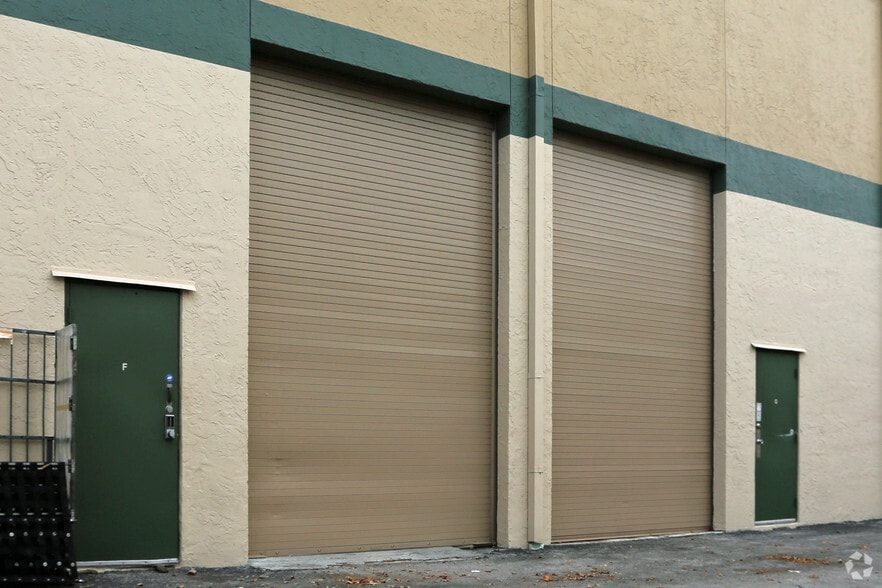 More Photos Of 1060 Holland Dr, Boca Raton Light Manufacturing For Lease