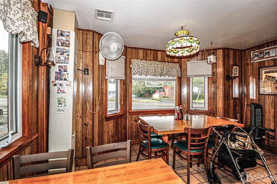 More Photos Of 36 John Ringo Rd, Ringoes Restaurant For Lease