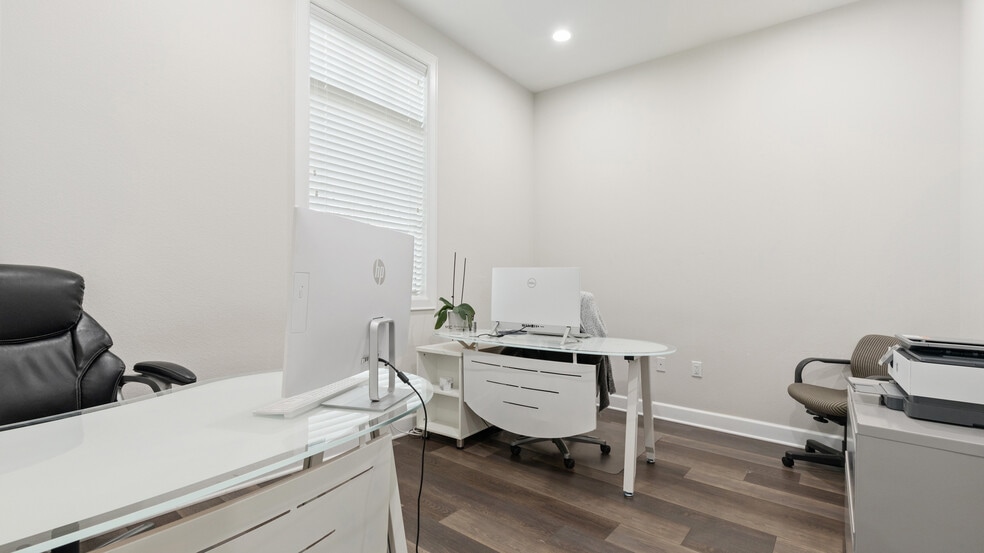 More Photos Of 2035 N Mason Rd, Katy Office For Sale