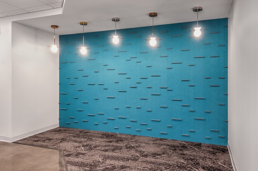 More Photos Of 5550 77 Center Dr, Charlotte Office For Lease