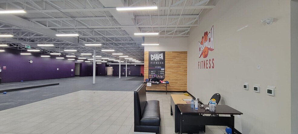 More Photos Of 190 Sharpe St E, Gravenhurst Freestanding For Lease