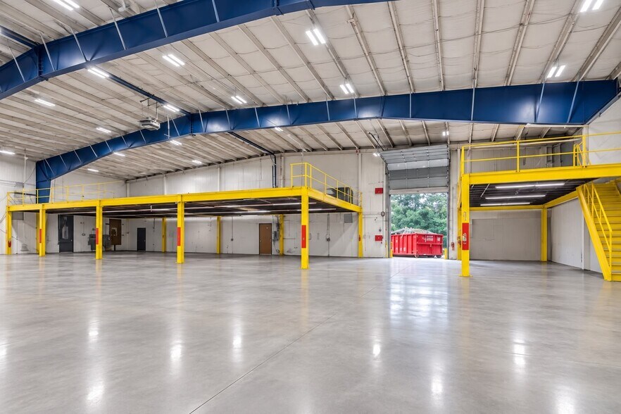 More Photos Of 380 NY-210, Stony Point Warehouse For Lease