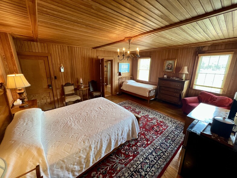 More Photos Of 155 Silver Lake Dr, Ocracoke Hospitality For Sale